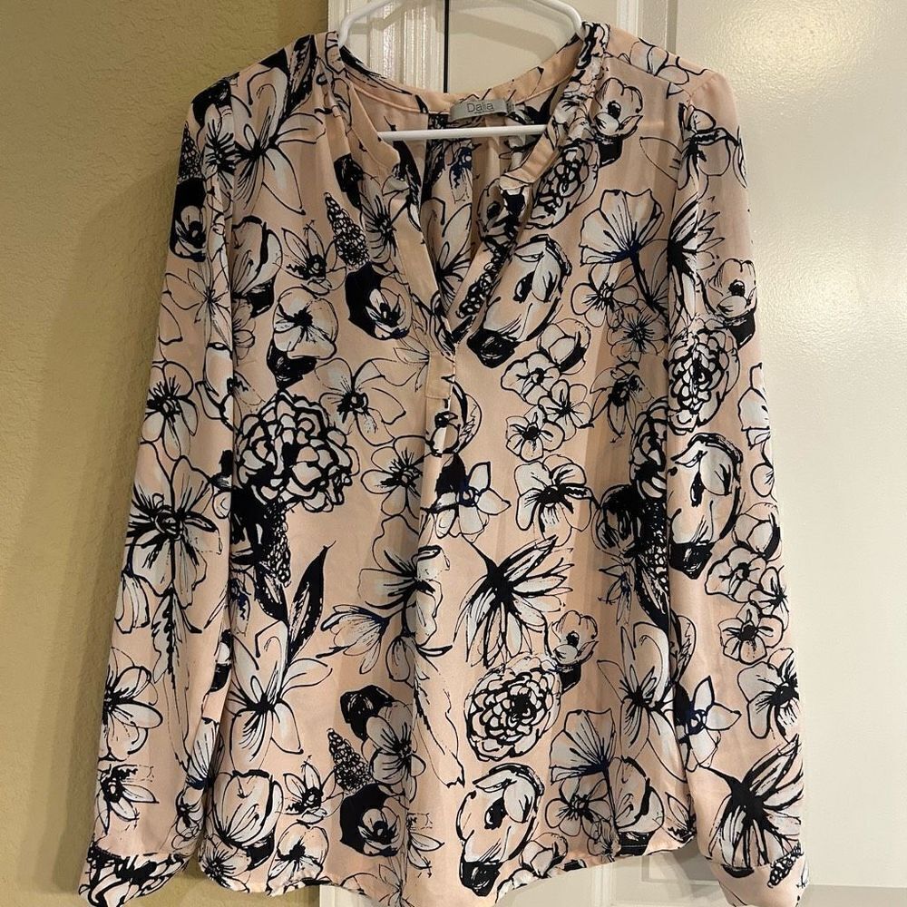 Dalia women’s pink and blue print long sleeve top‎ size medium